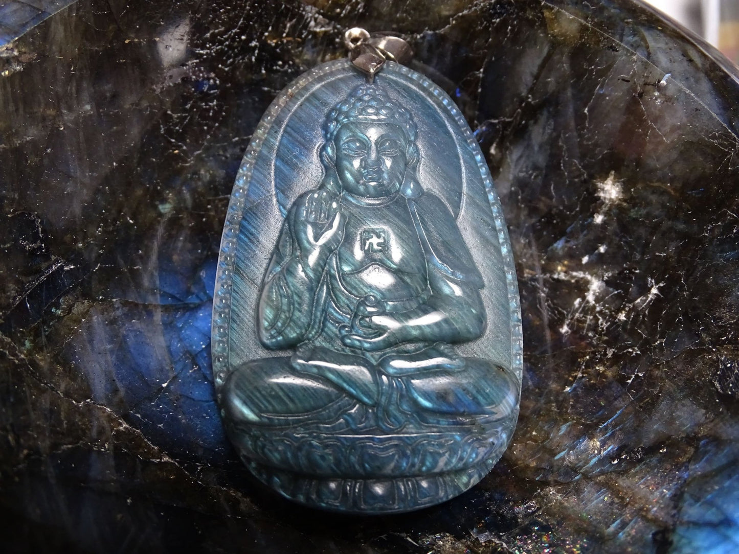 Pendentif Labradorite Bouddha - Pendentifs - Colibri Minéraux et Bien-être
