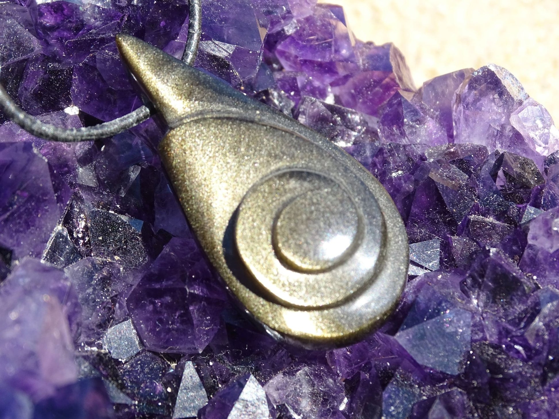 Pendentif Obsidienne Dorée - Pendentifs - Colibri Minéraux et Bien-être