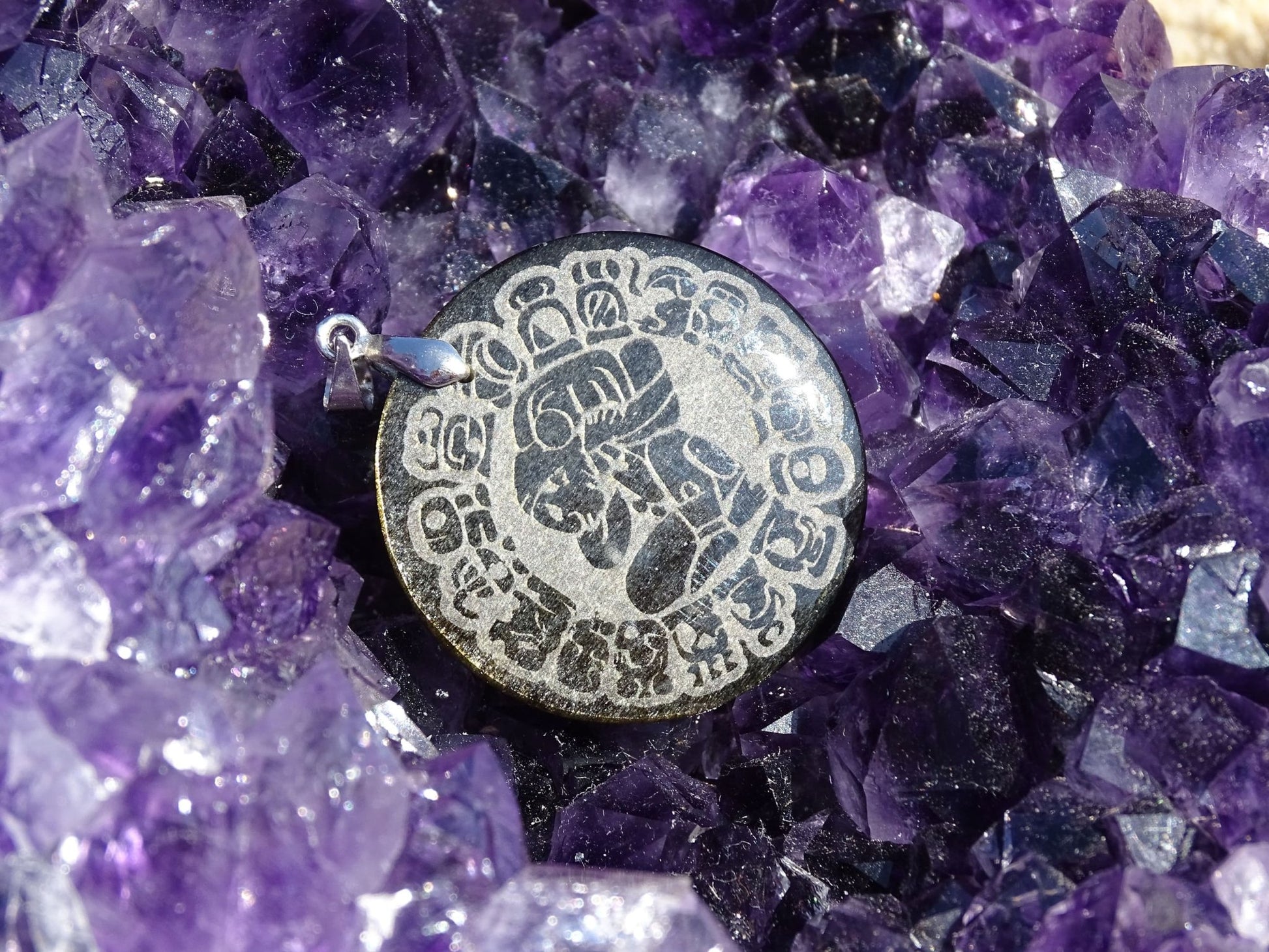 Pendentif Obsidienne Dorée Calendrier Maya - Pendentifs - Colibri Minéraux et Bien-être