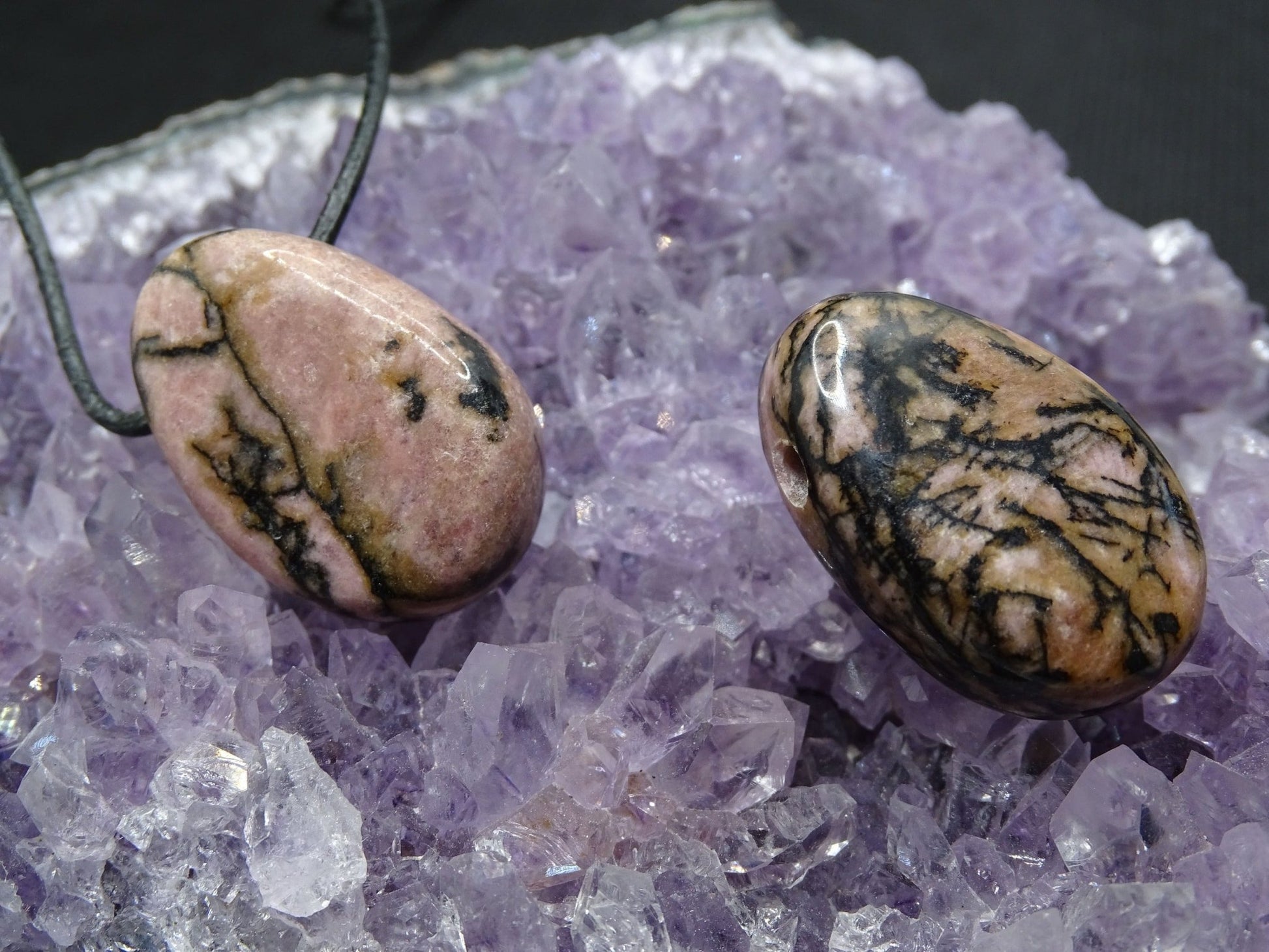 Pendentif Rhodonite - Pendentifs - Colibri Minéraux et Bien-être