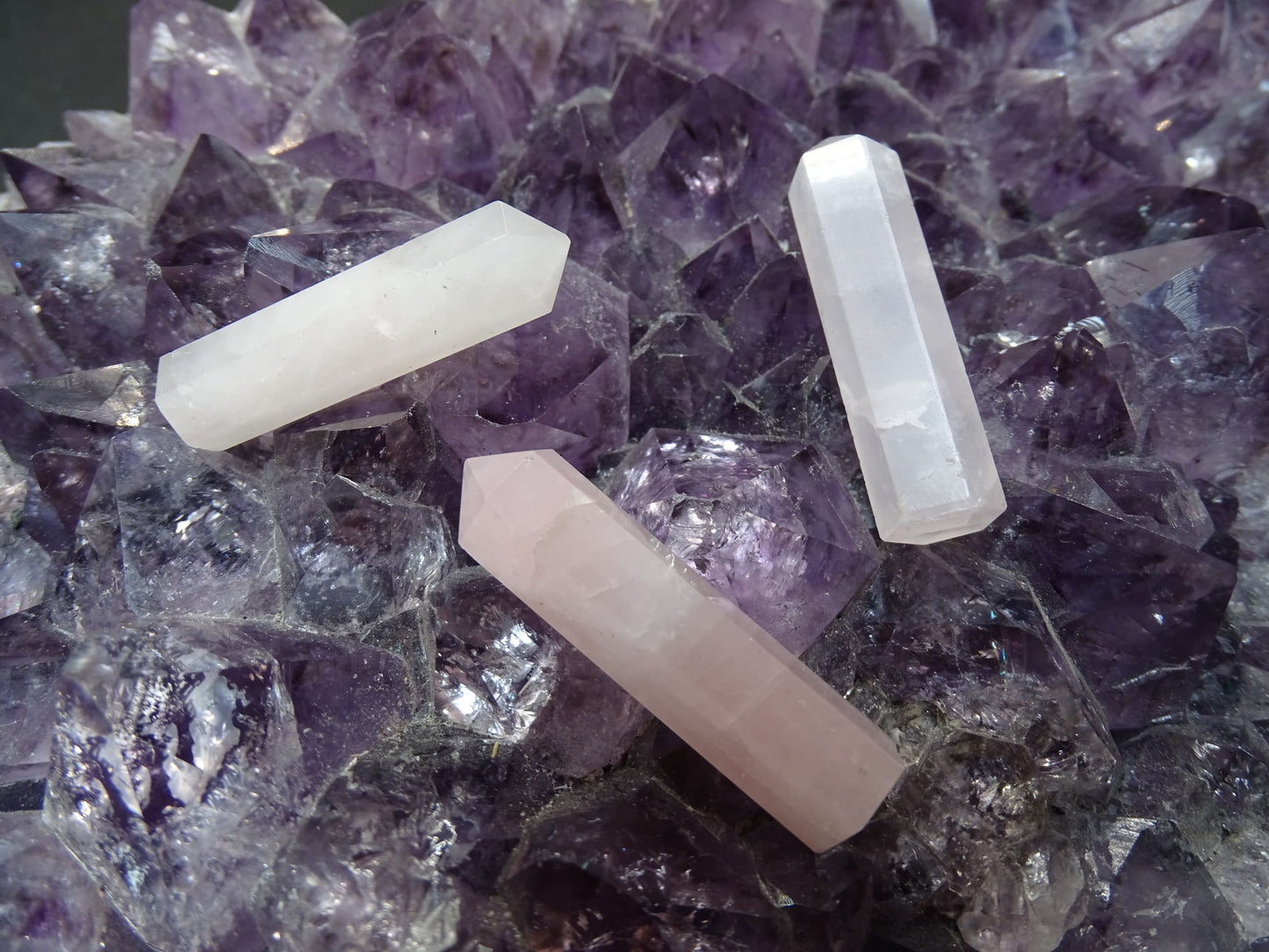 Quartz Rose Prisme - Cristaux - Colibri Minéraux et Bien-être