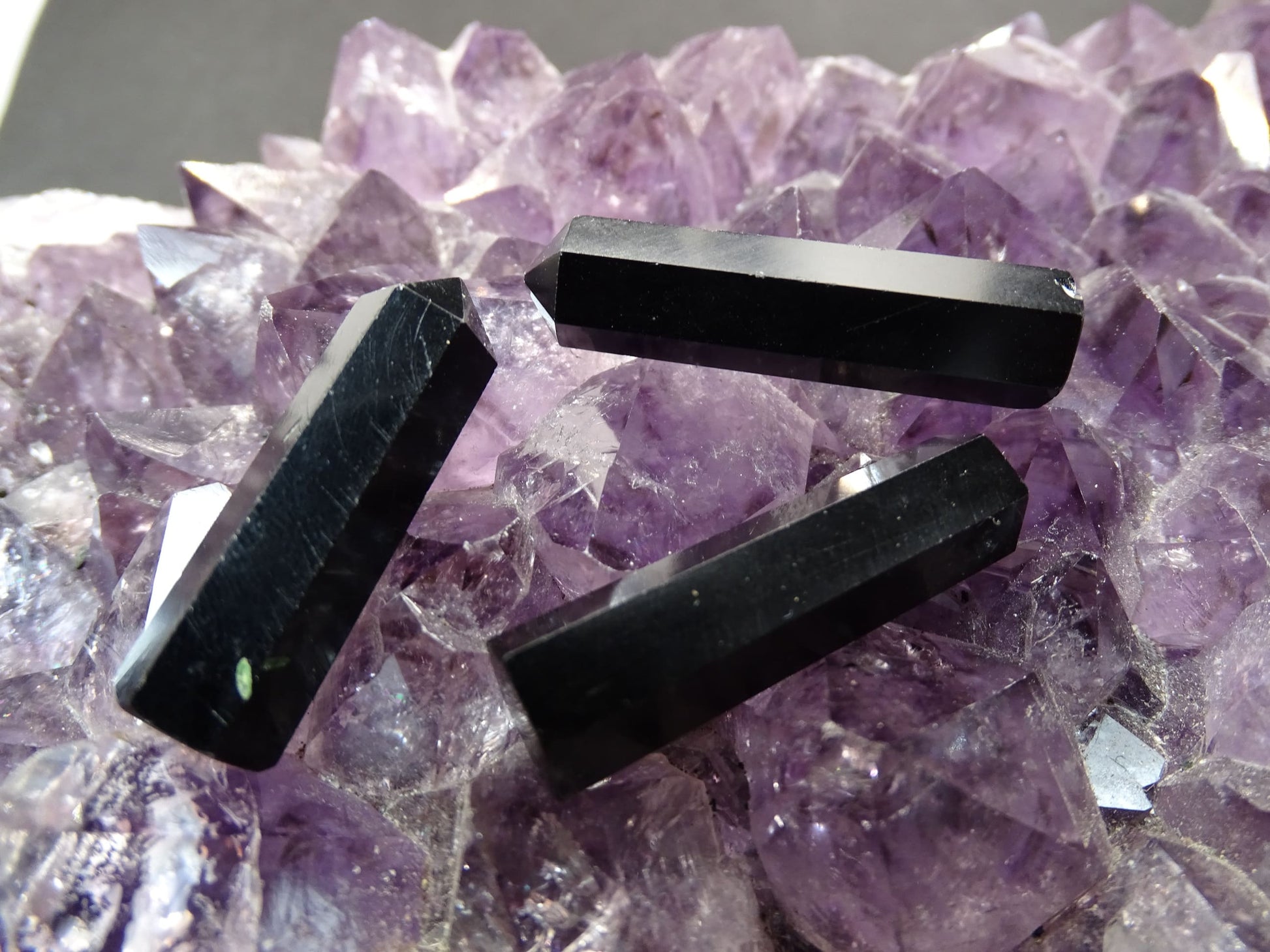 Tourmaline Noire Prisme - Pierres - Colibri Minéraux et Bien-être