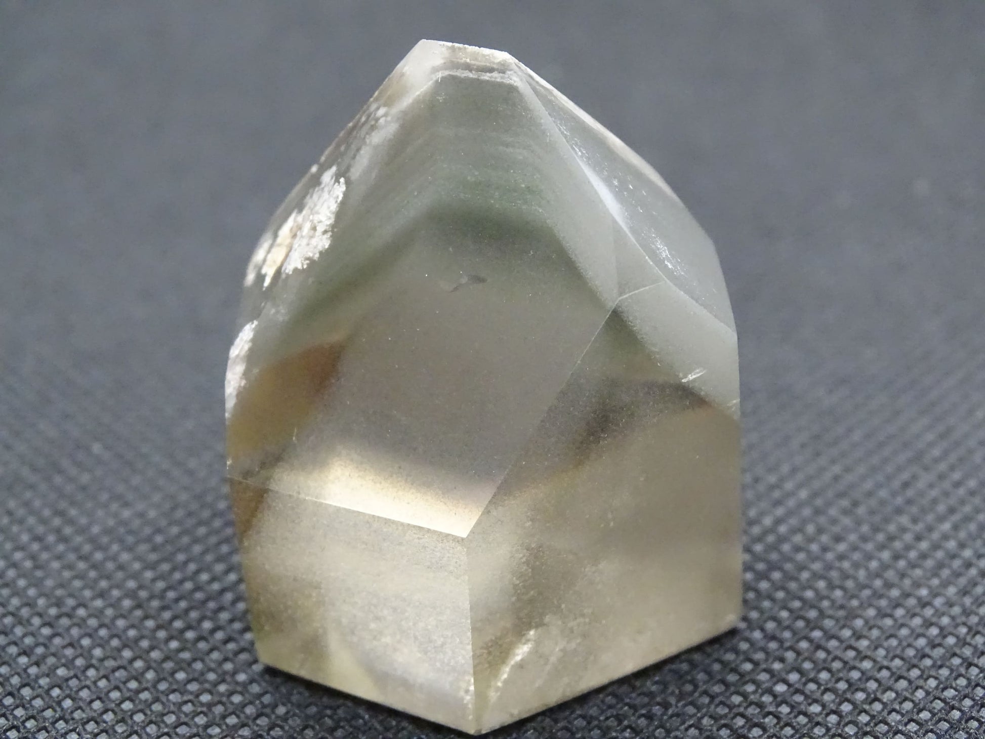 Quartz Chlorite Fantôme - Cristaux - Colibri Minéraux et Bien-être