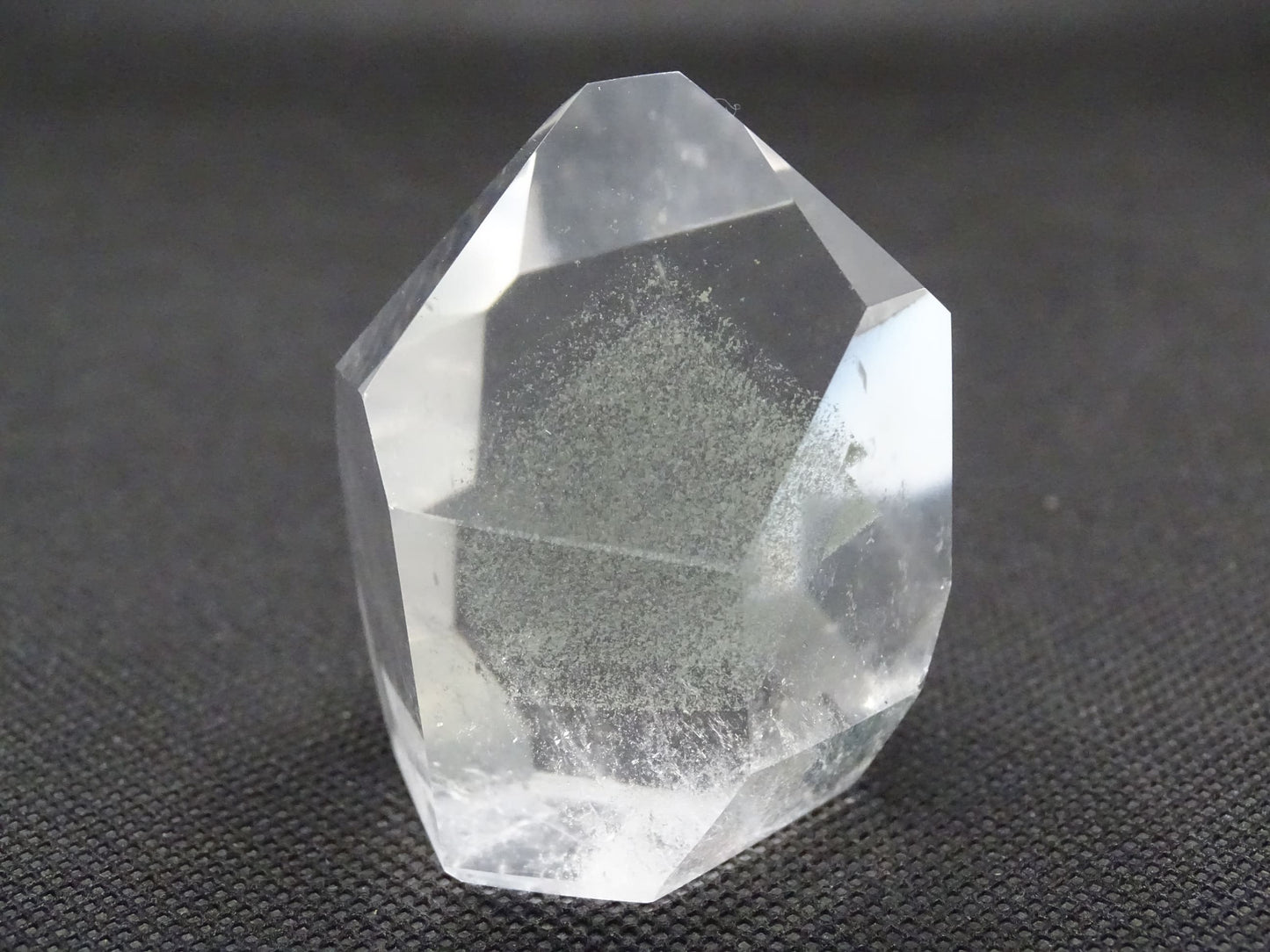 Quartz Chlorite Fantôme - Cristaux - Colibri Minéraux et Bien-être