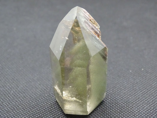 Quartz Chlorite Fantôme - Cristaux - Colibri Minéraux et Bien-être