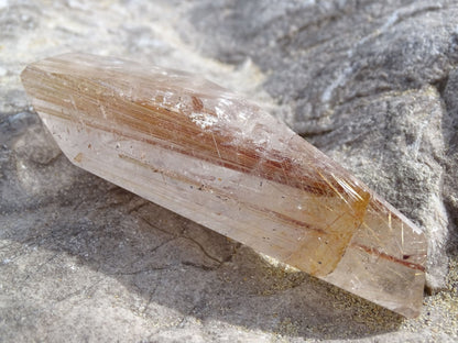 Quartz Rutile Forme Libre - Cristaux - Colibri Minéraux et Bien-être