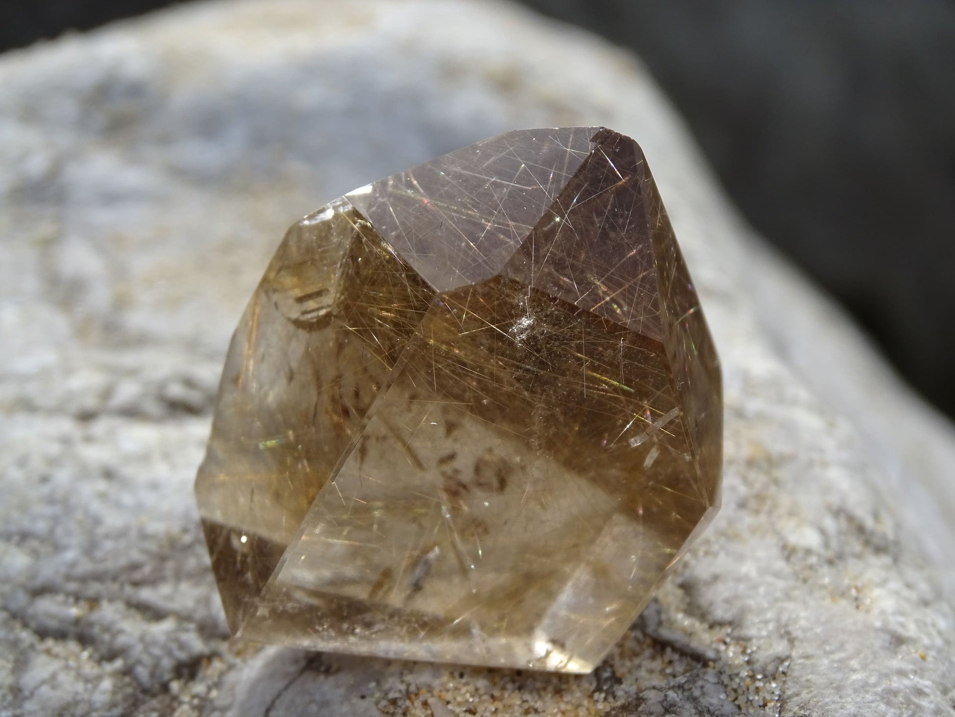 Quartz Rutile Forme Libre - Cristaux - Colibri Minéraux et Bien-être
