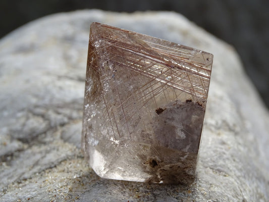 Quartz Rutile Forme Libre - Cristaux - Colibri Minéraux et Bien-être