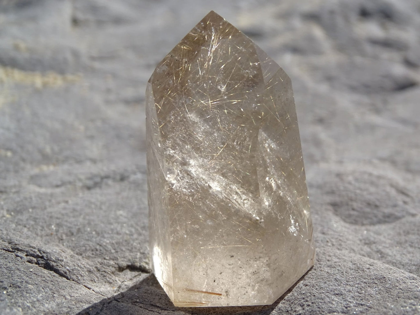 Quartz Rutile Forme Libre - Cristaux - Colibri Minéraux et Bien-être