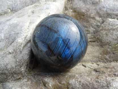 Sphère Labradorite - Pierres - Colibri Minéraux et Bien-être