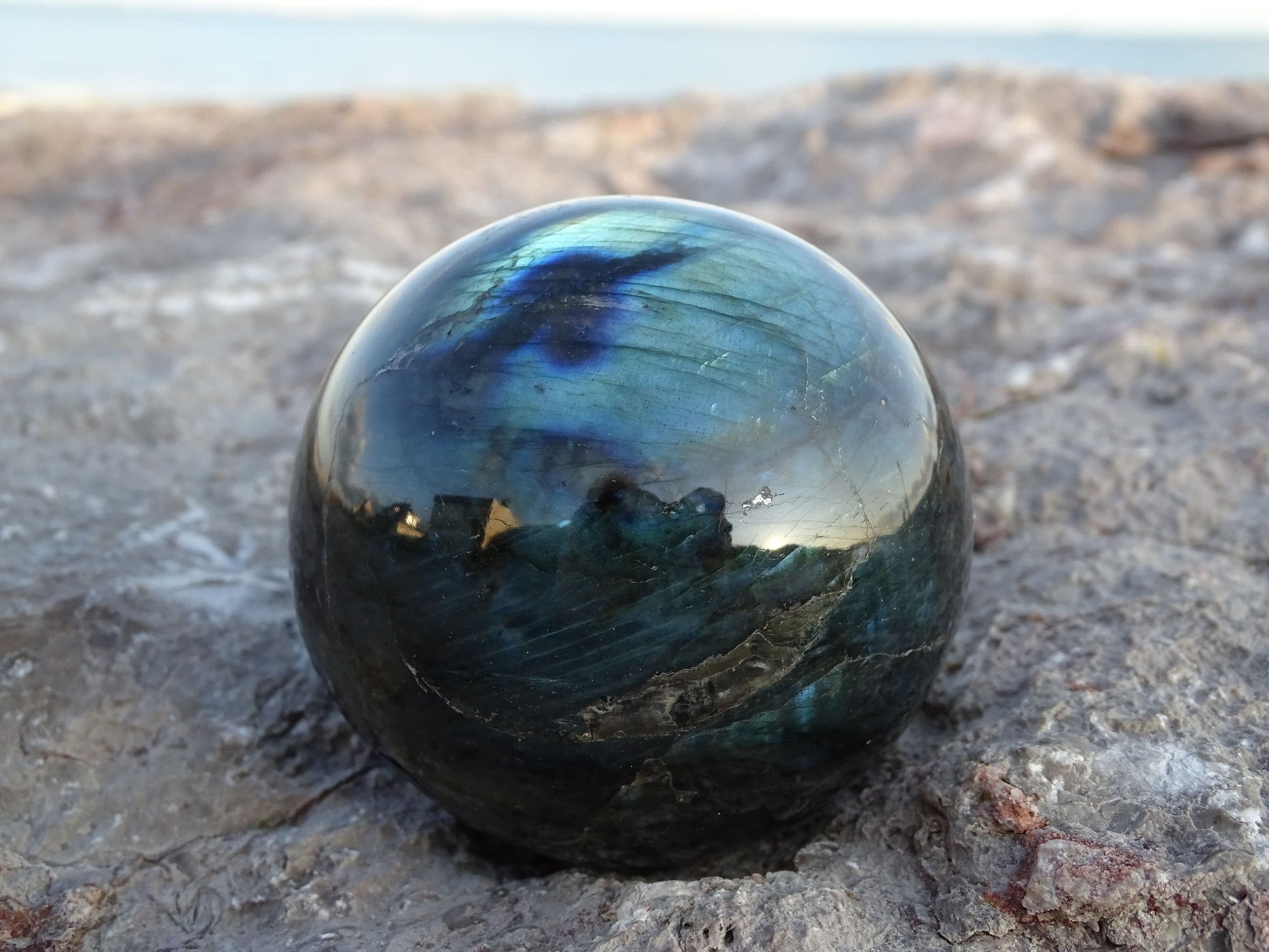Sphère Labradorite - Pierres - Colibri Minéraux et Bien-être