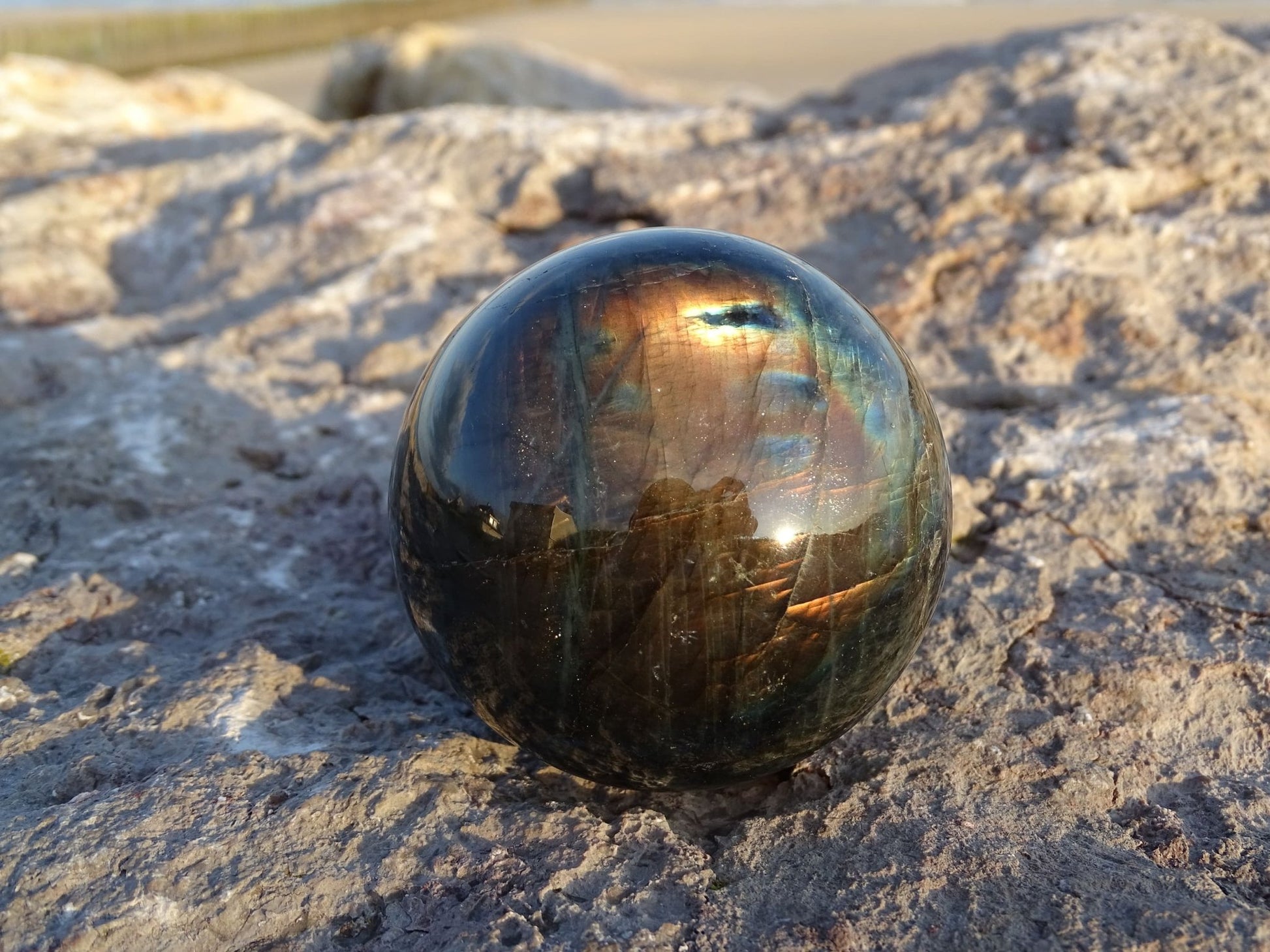 Sphère Labradorite - Pierres - Colibri Minéraux et Bien-être