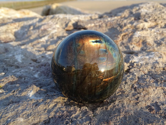 Sphère Labradorite - Pierres - Colibri Minéraux et Bien-être