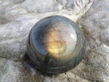 Sphère Labradorite - Pierres - Colibri Minéraux et Bien-être