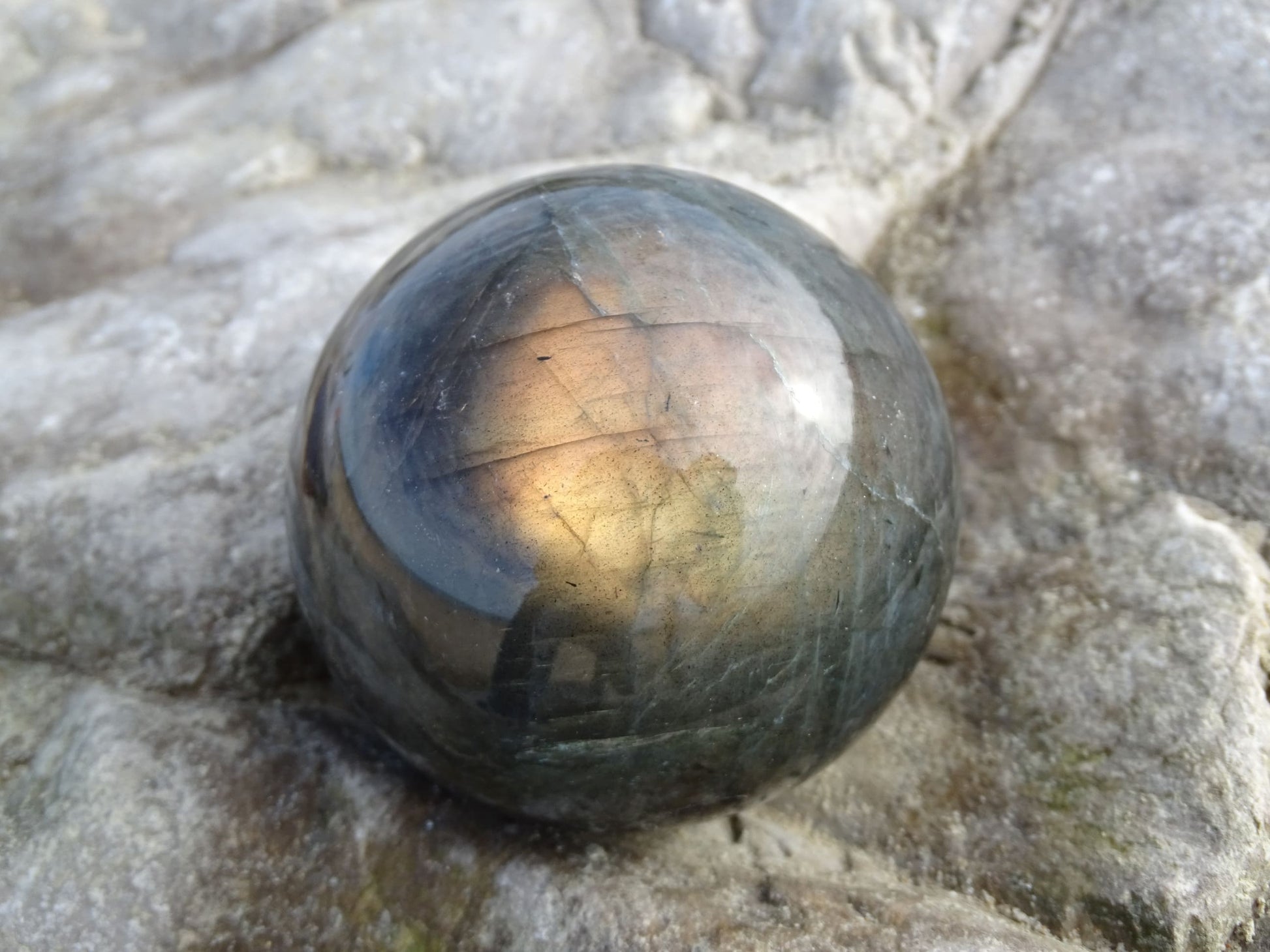 Sphère Labradorite - Pierres - Colibri Minéraux et Bien-être