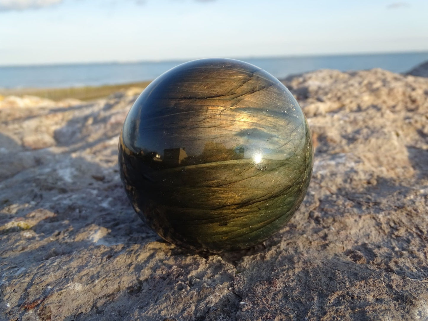 Sphère Labradorite - Pierres - Colibri Minéraux et Bien-être