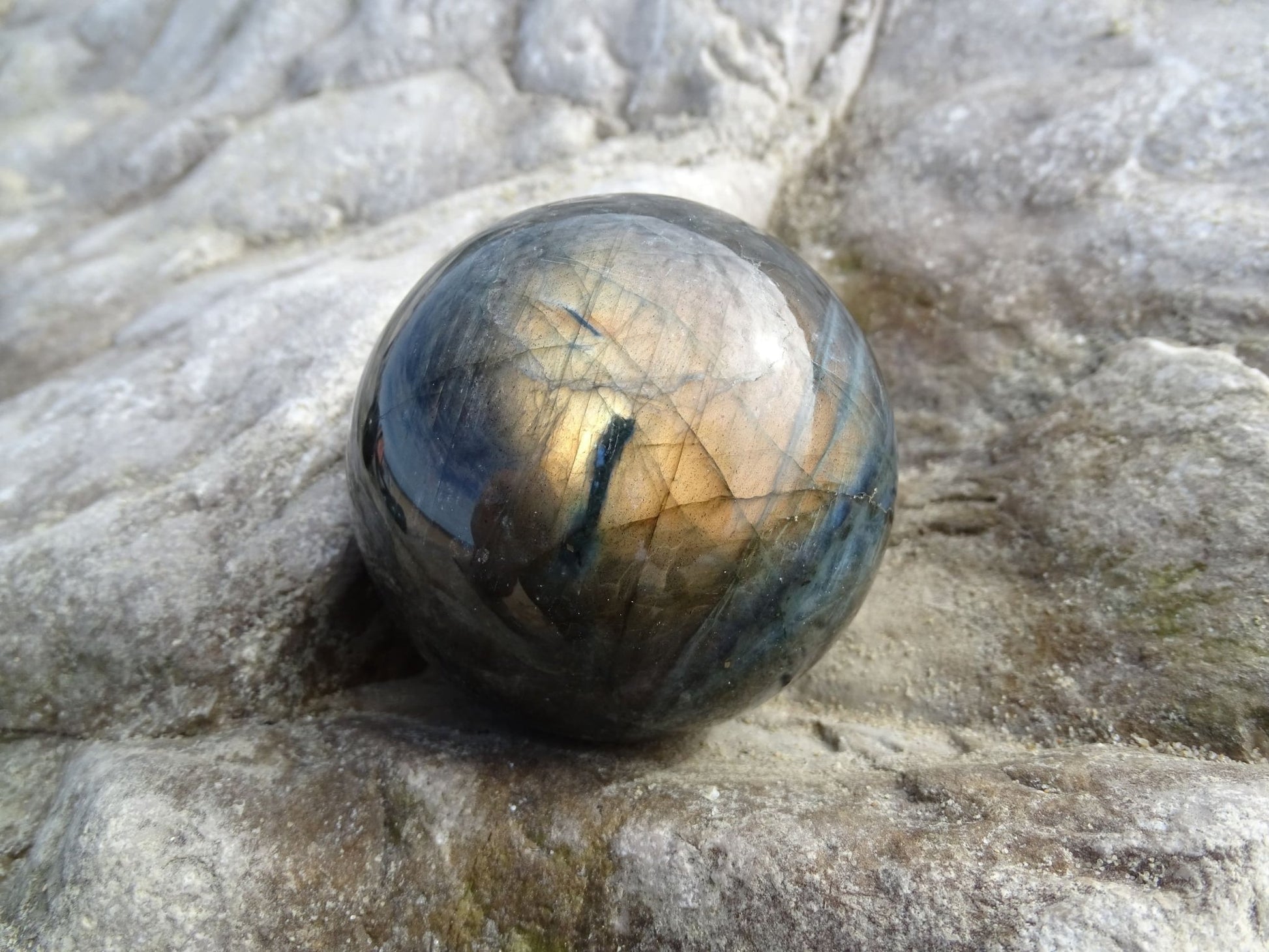 Sphère Labradorite - Pierres - Colibri Minéraux et Bien-être