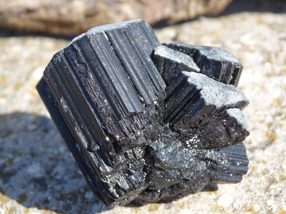 Tourmaline Noire - Pierres - Colibri Minéraux et Bien-être